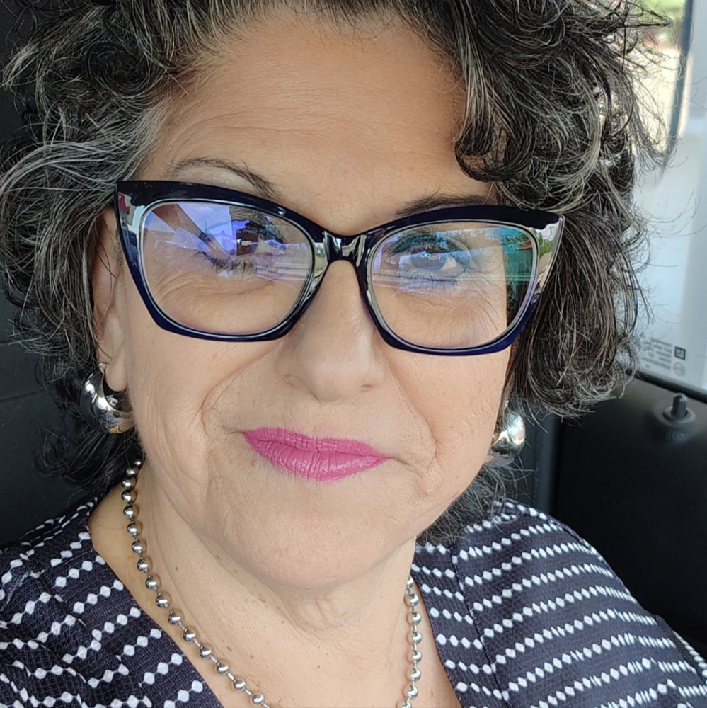 Meet your Posher, Veronica